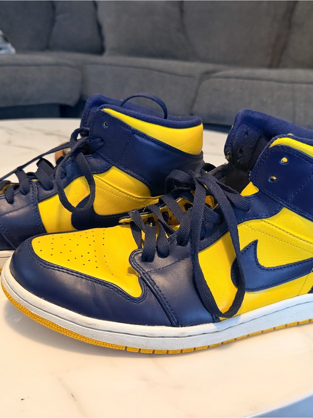Air Jordan 1 Mid 'Michigan'